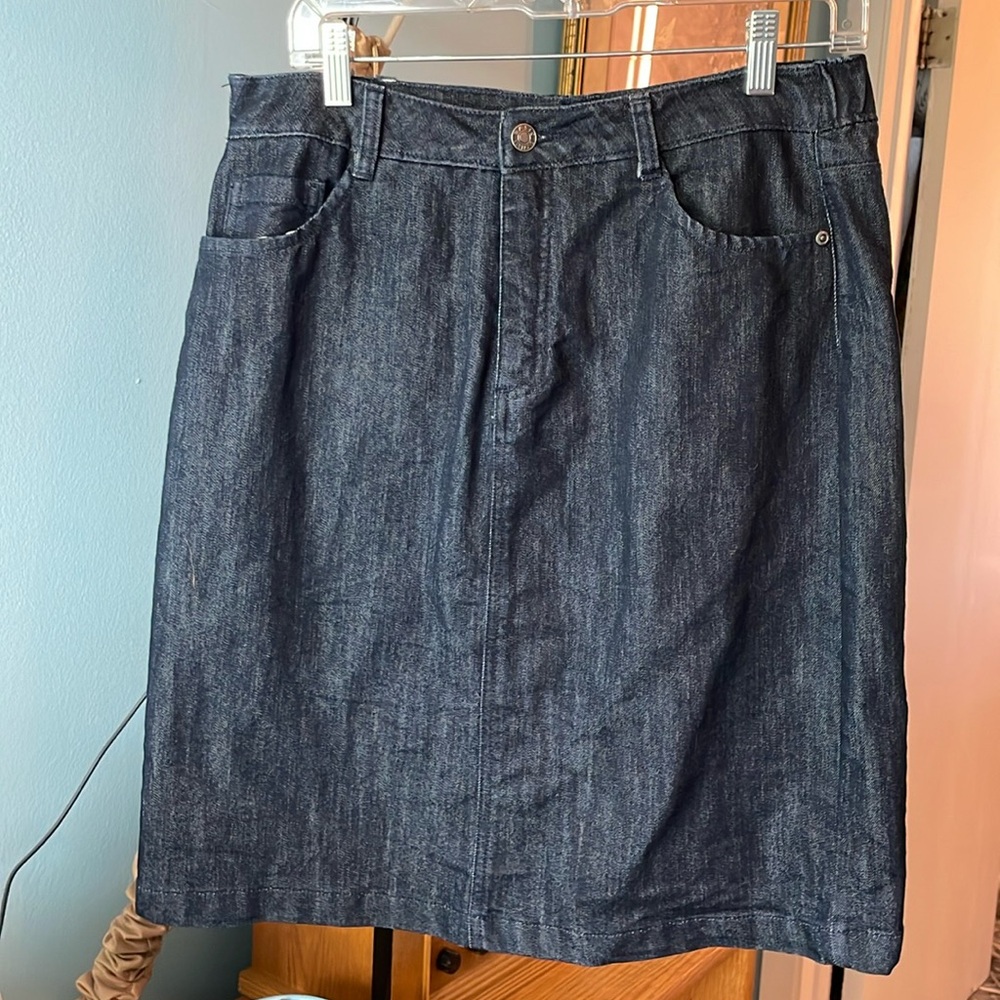 ❤️ 5/$15 Vintage Basic Editions denim skirt